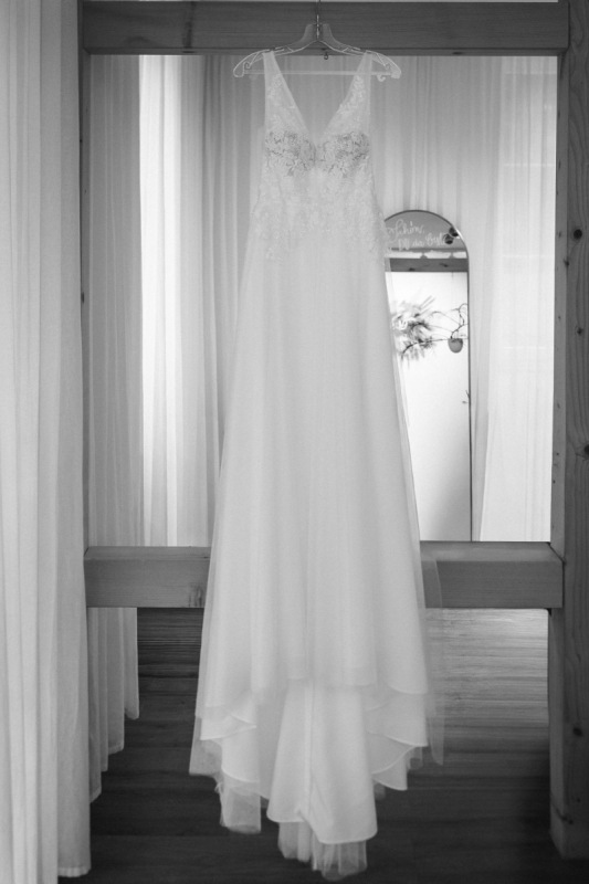 Lindas Brautkleid beim Getting Ready in Löbau