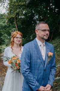 025_HZ-LindaRobert_FirstLook_DSC08265_20250906