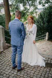 028_HZ-LindaRobert_FirstLook_DSC02323_20250906