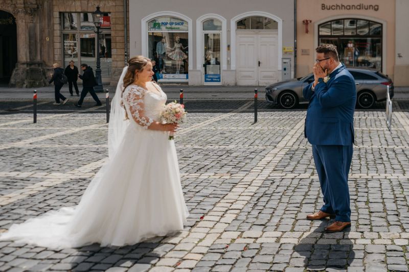 Janina und Tobias während ihrer persönlichen Hochzeitsreportage