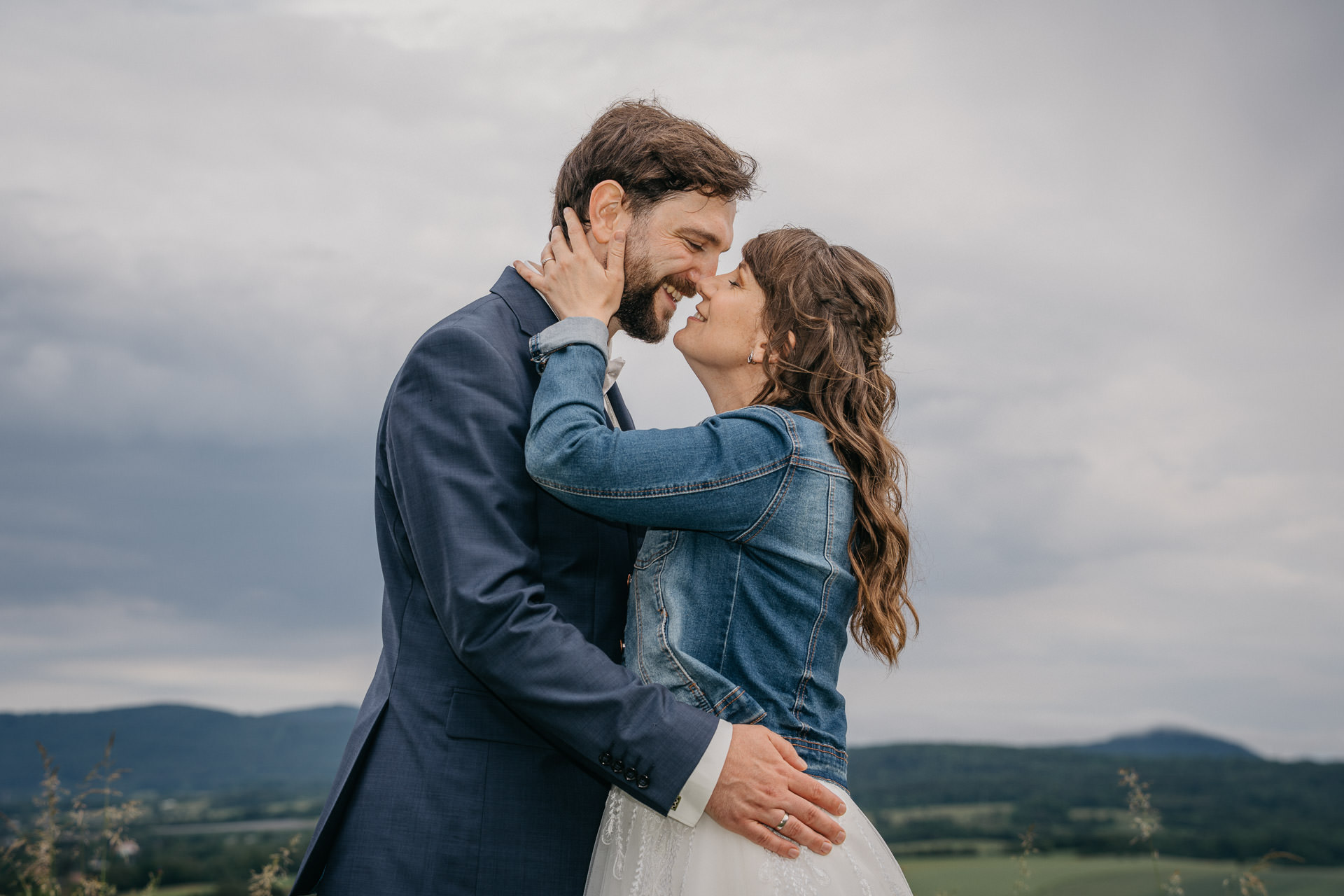 Jana und Thomas bei ihrer Hochzeit an der Windmühle Seifhennersdorf